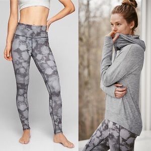 Athleta Floral Crush Chaturanga Leggings Grey Black Size Small